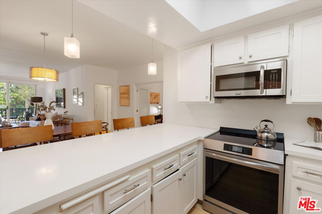 900 Euclid St Unit: 111