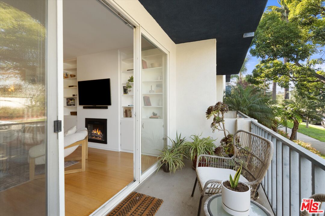 900 Euclid St Unit: 111