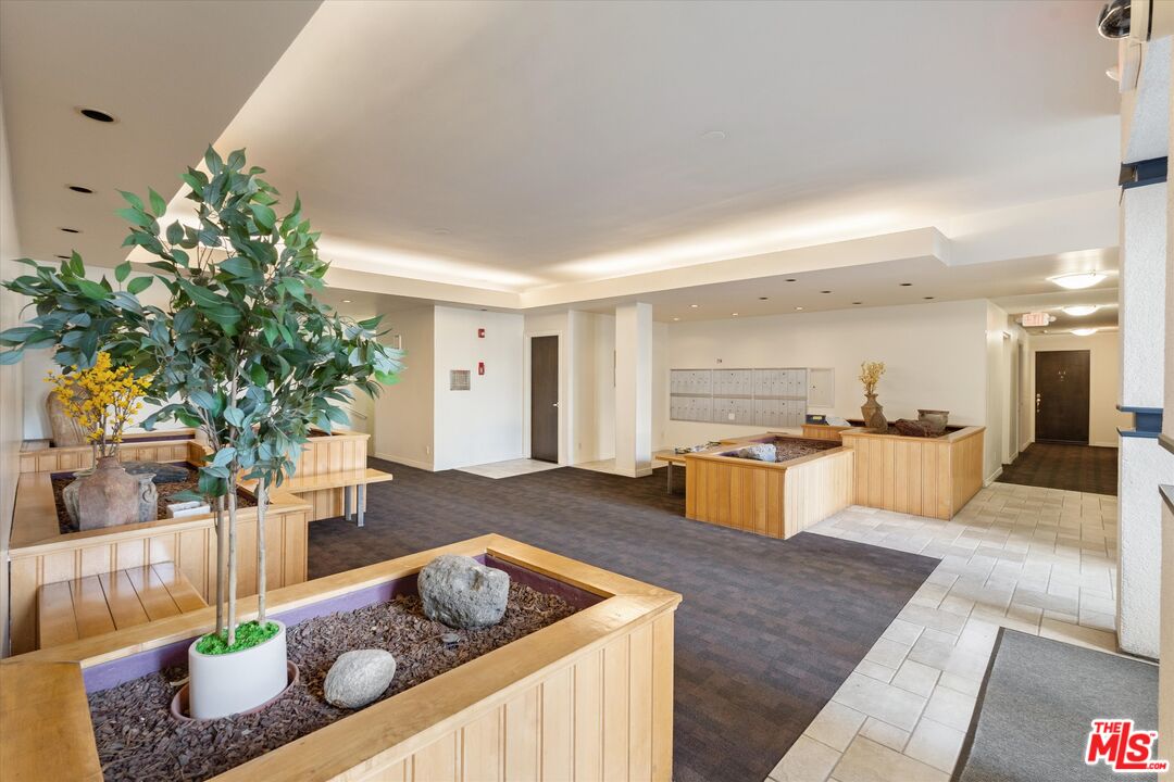 900 Euclid St Unit: 111