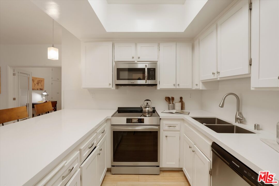 900 Euclid St Unit: 111