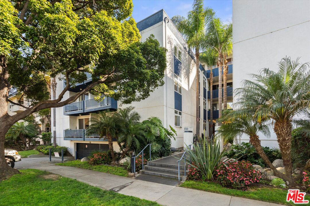 900 Euclid St Unit: 111
