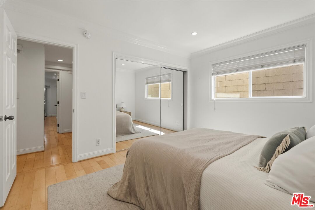 11646 Chenault St Unit: 9