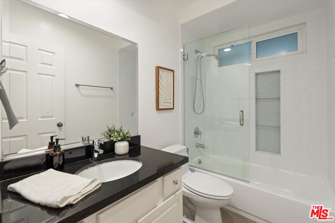 11646 Chenault St Unit: 9