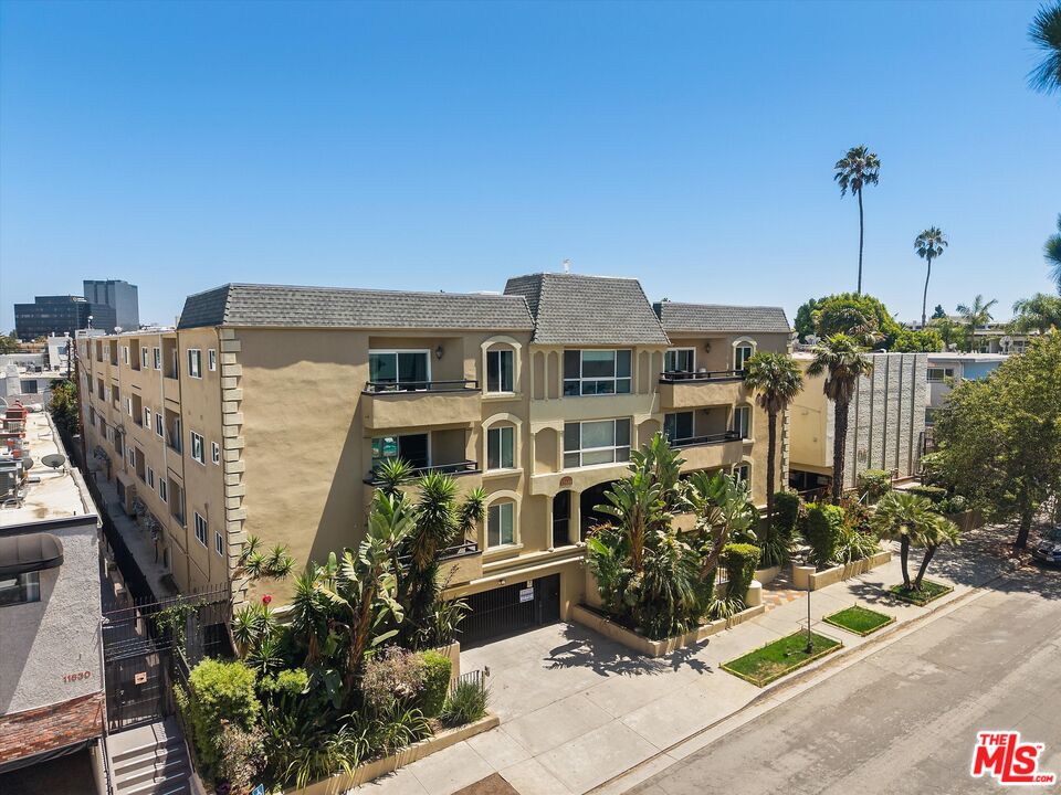 11646 Chenault St Unit: 9