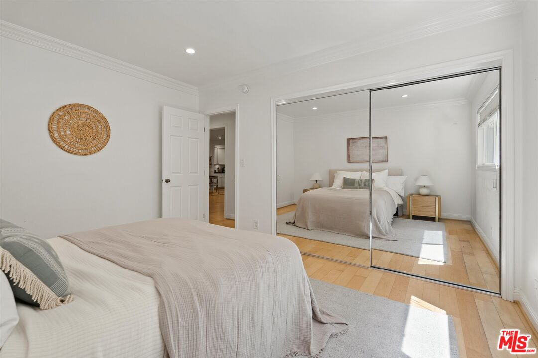 11646 Chenault St Unit: 9