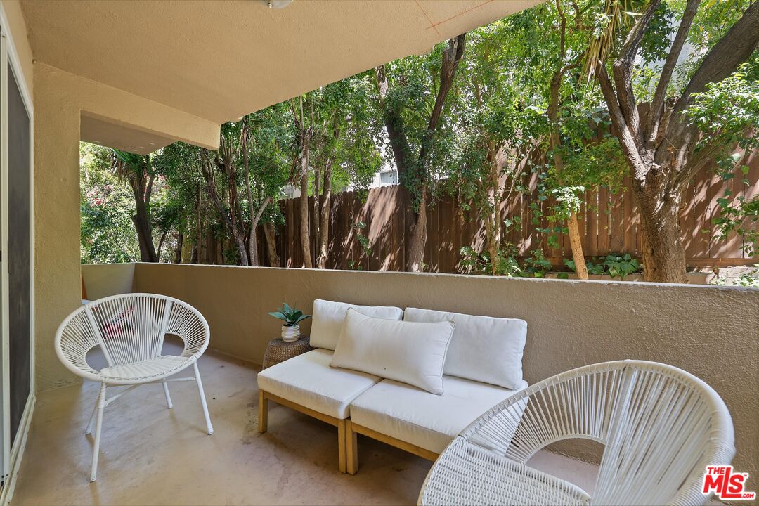 11646 Chenault St Unit: 9