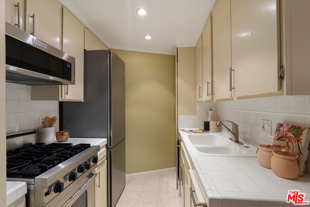 2025 4th St Unit: 302A