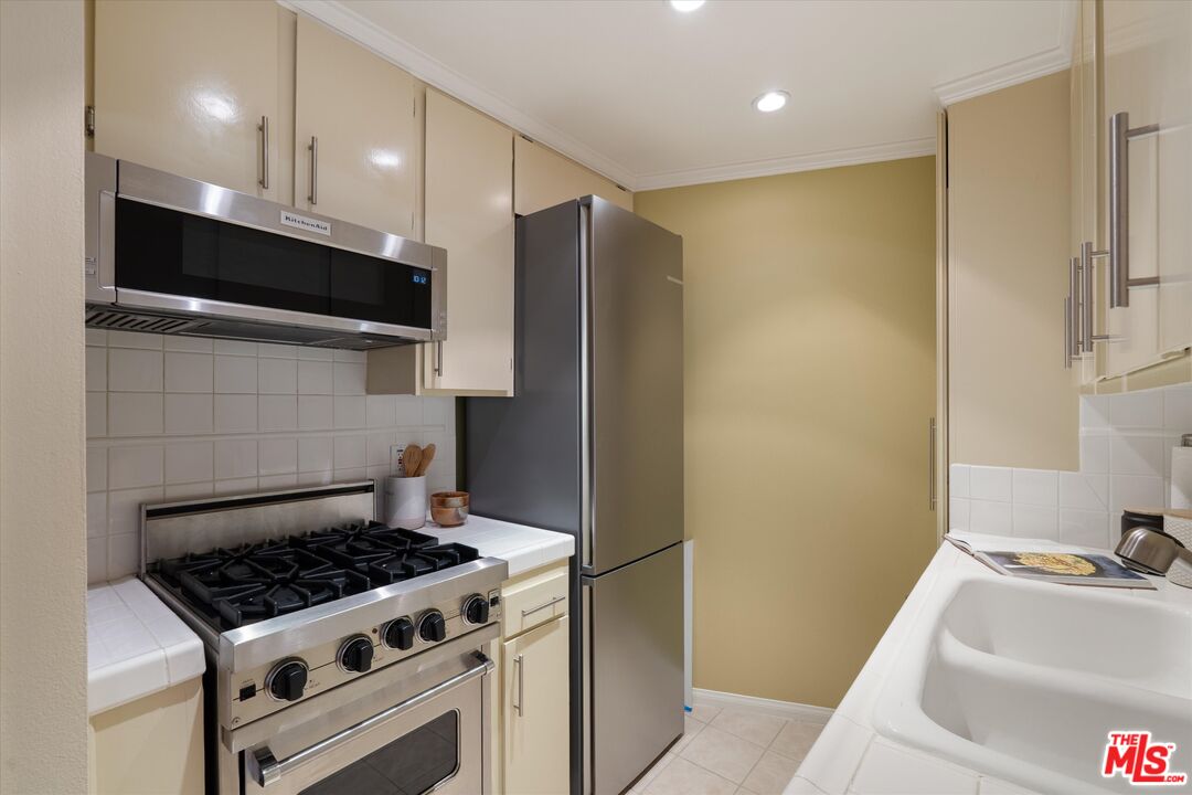 2025 4th St Unit: 302A