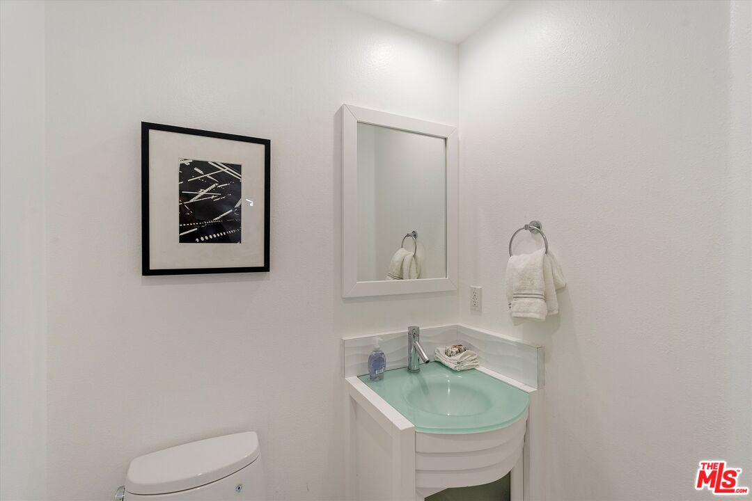 1160 Granville Ave Unit: 108
