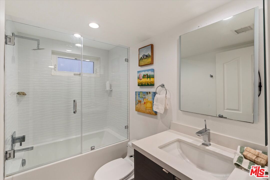 1160 Granville Ave Unit: 108