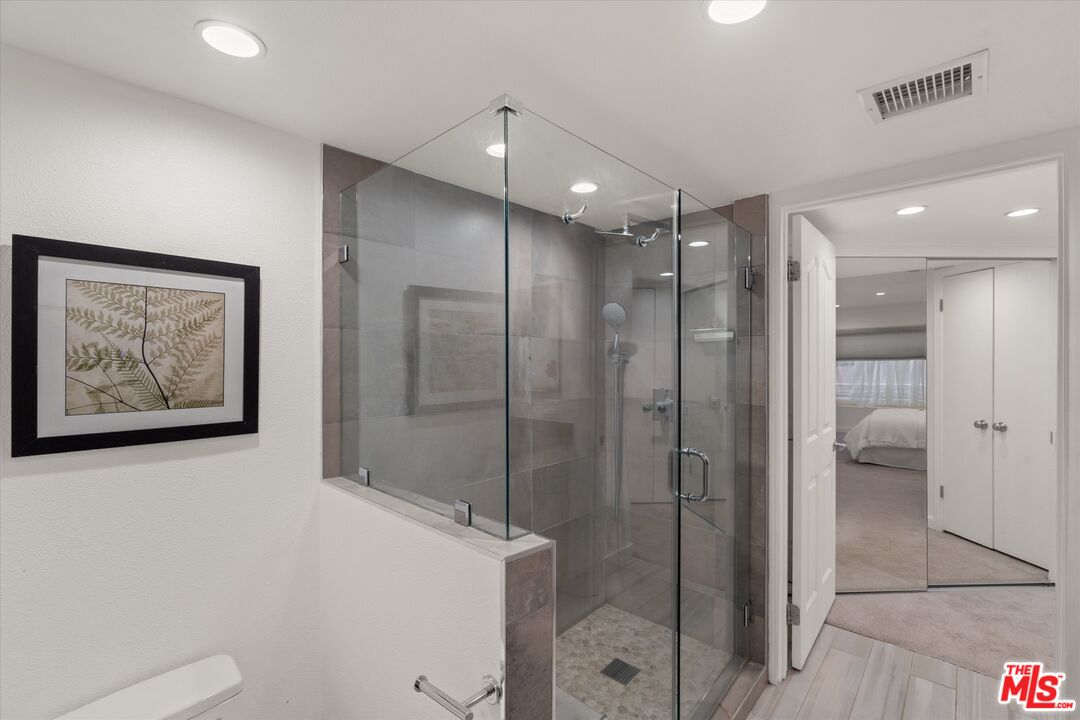 1160 Granville Ave Unit: 108