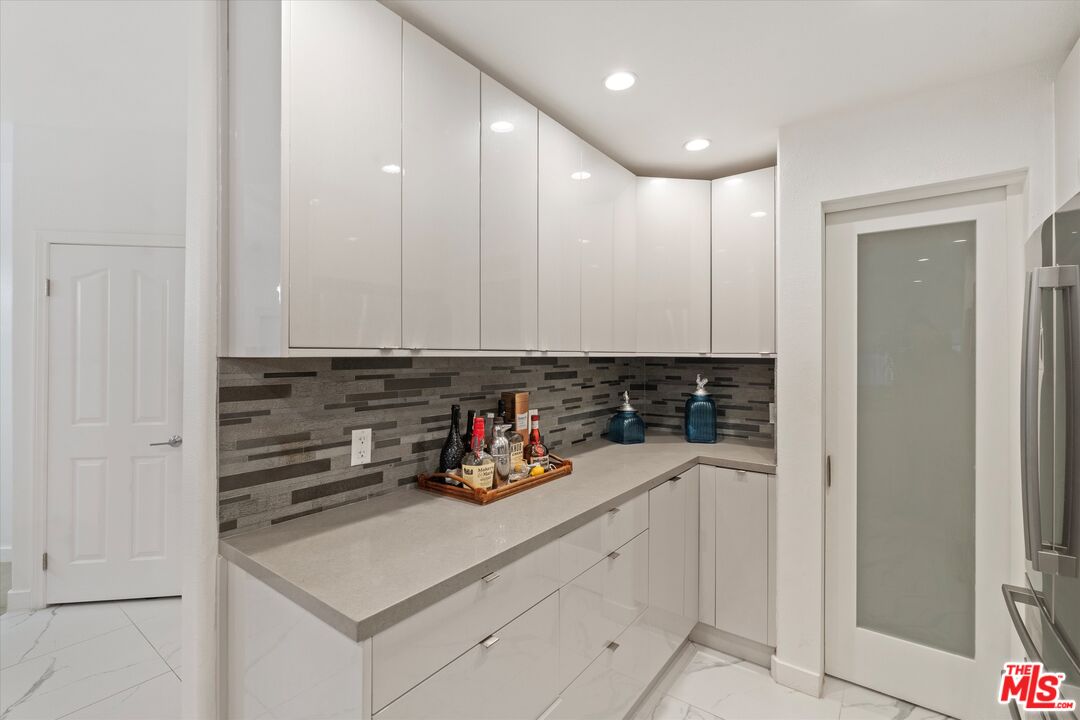 1160 Granville Ave Unit: 108