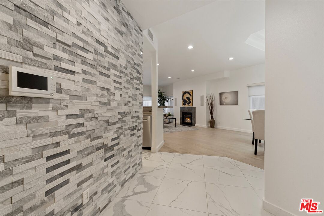 1160 Granville Ave Unit: 108