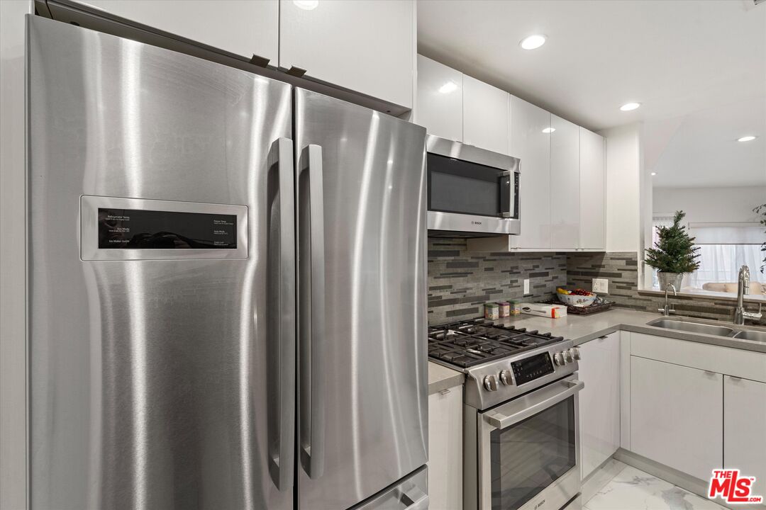 1160 Granville Ave Unit: 108