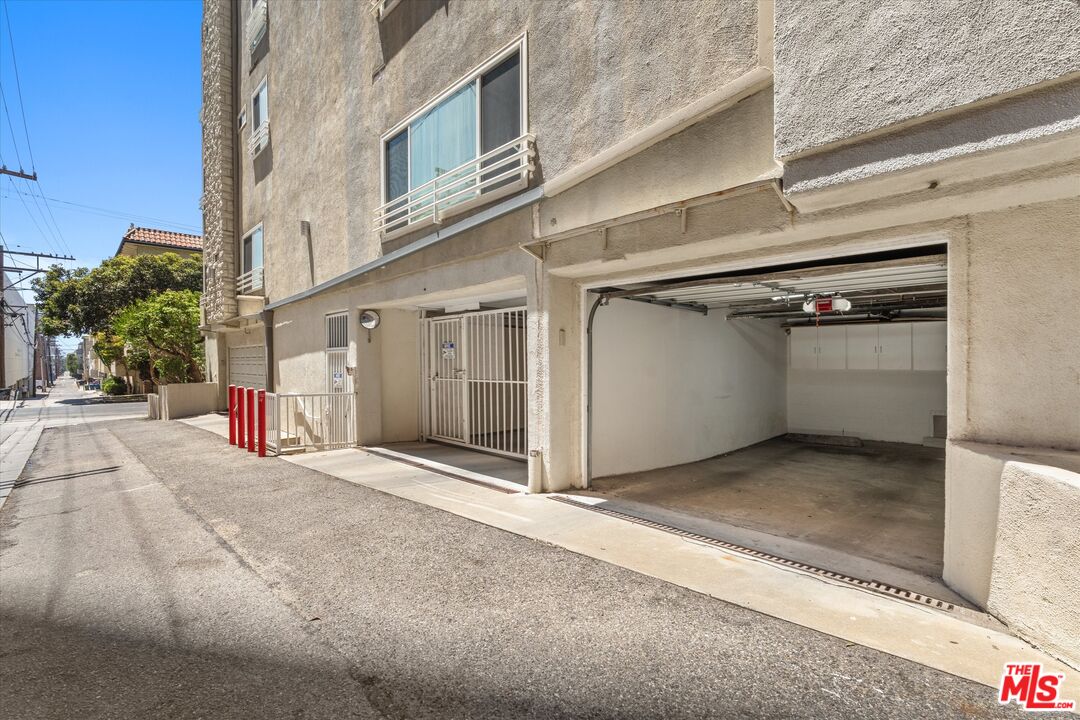 1160 Granville Ave Unit: 108