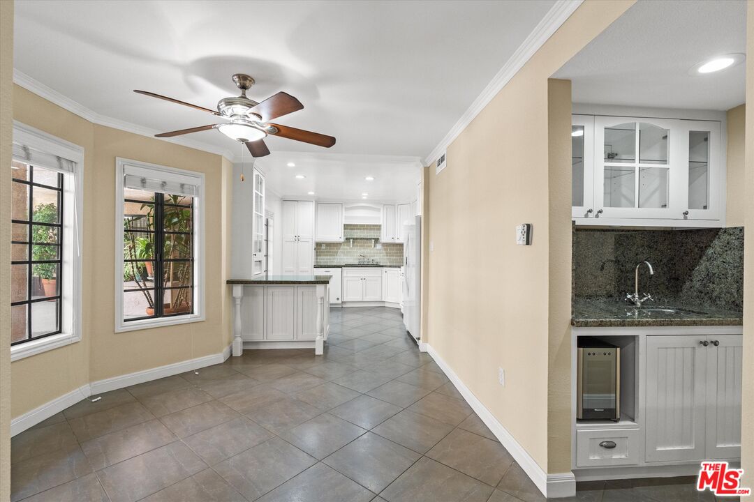 12321 Ocean Park Blvd Unit: 2
