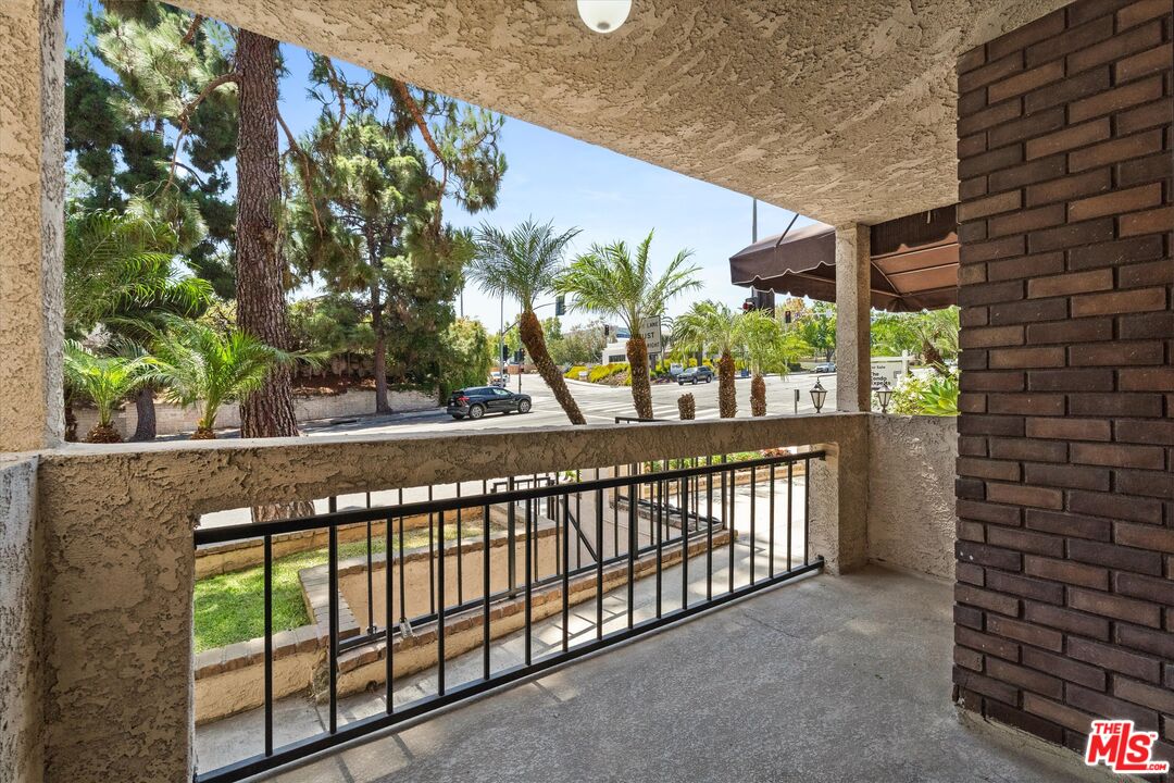 12321 Ocean Park Blvd Unit: 2