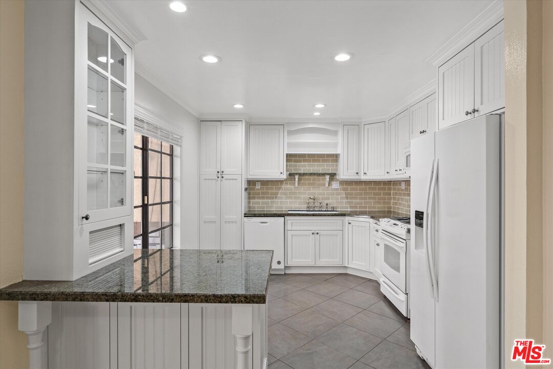 12321 Ocean Park Blvd Unit: 2