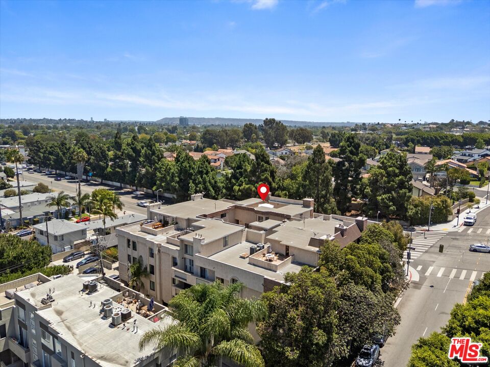 12321 Ocean Park Blvd Unit: 2