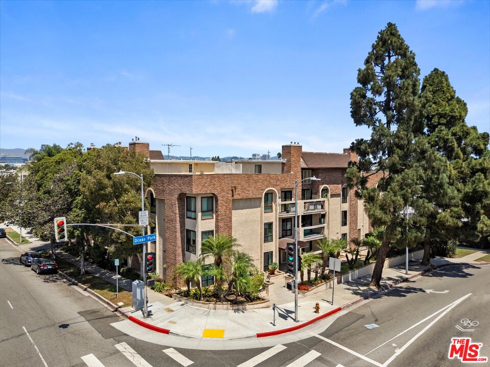 12321 Ocean Park Blvd Unit: 2