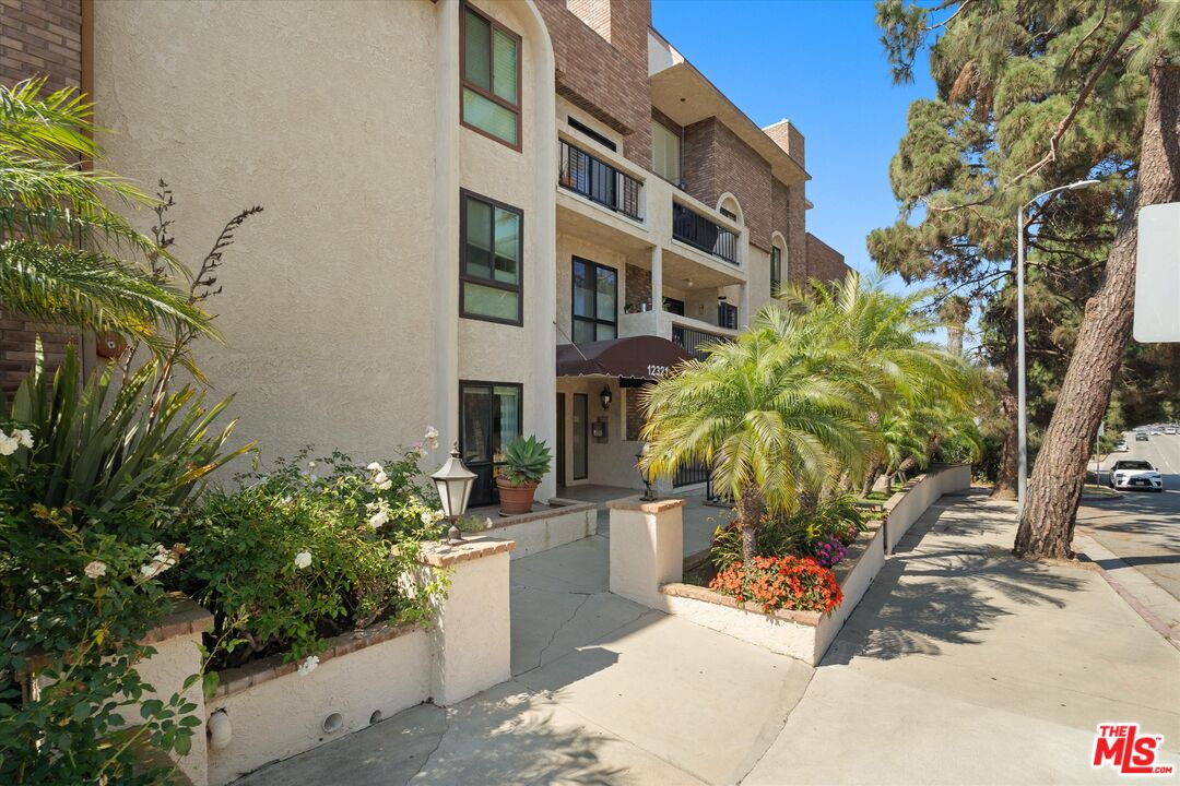 12321 Ocean Park Blvd Unit: 2