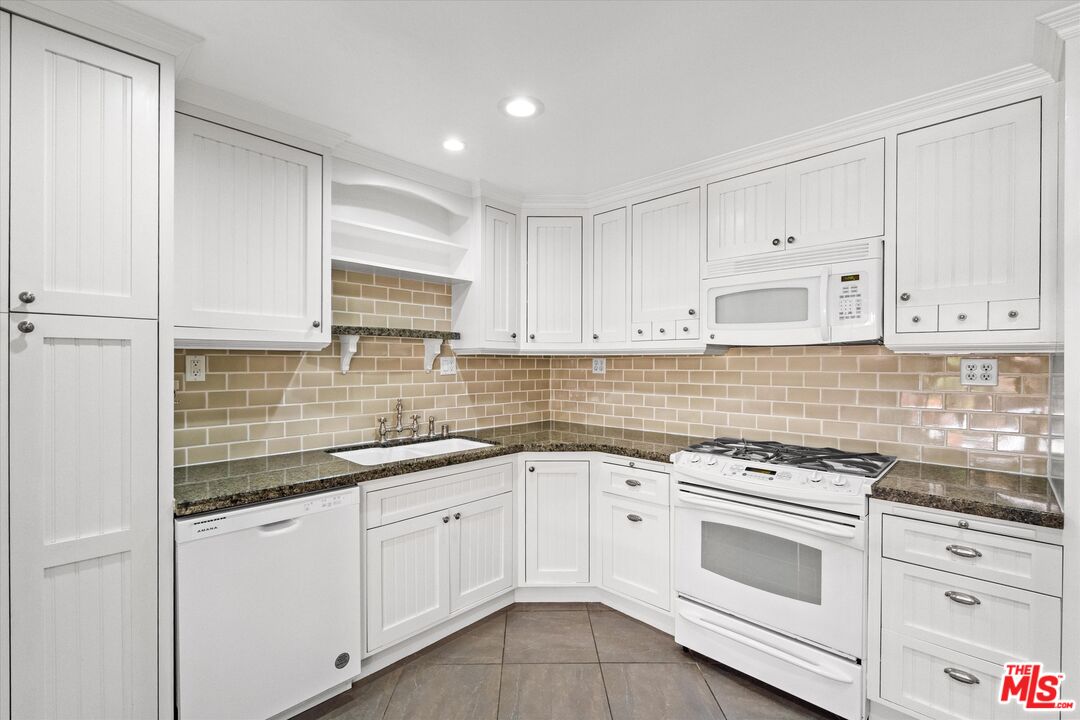 12321 Ocean Park Blvd Unit: 2