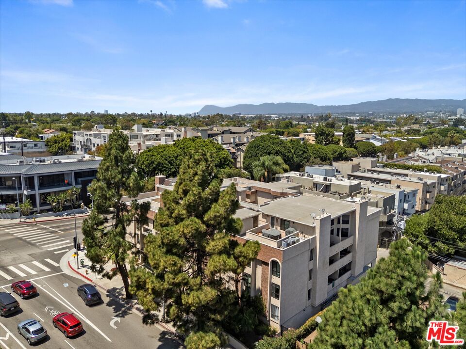 12321 Ocean Park Blvd Unit: 2