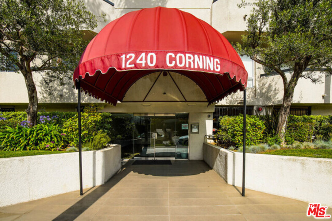 1240 S Corning St Unit: 305