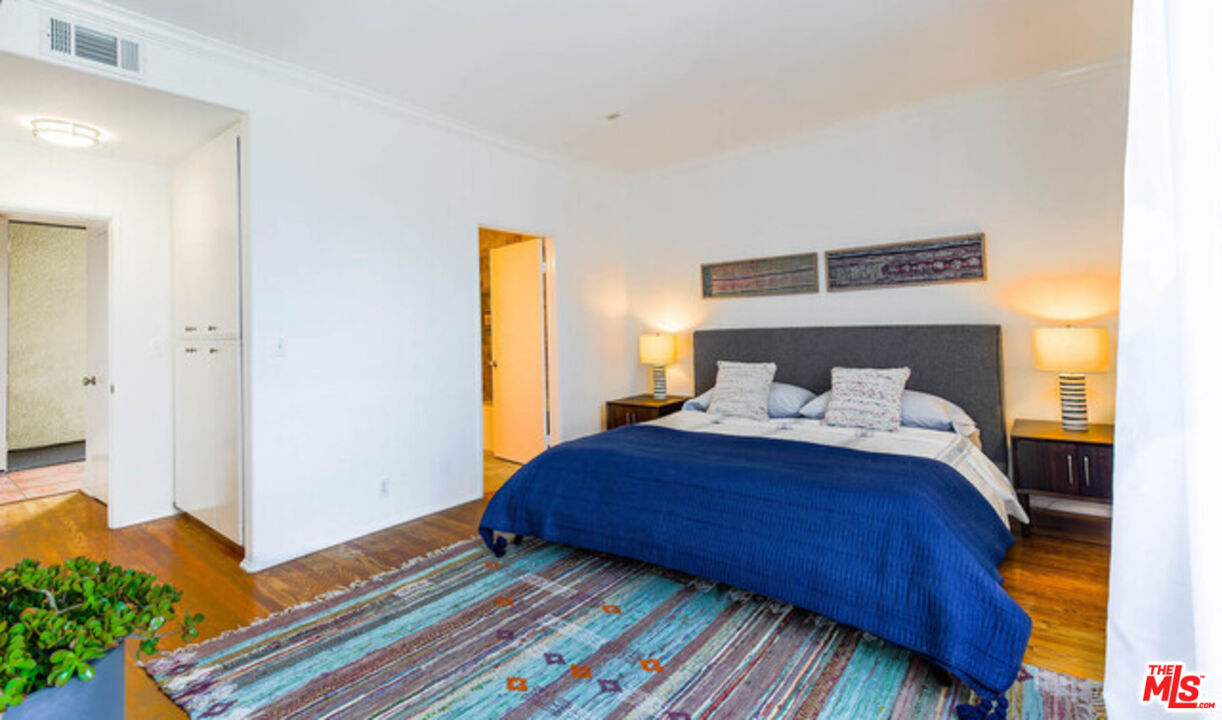 1240 S Corning St Unit: 305