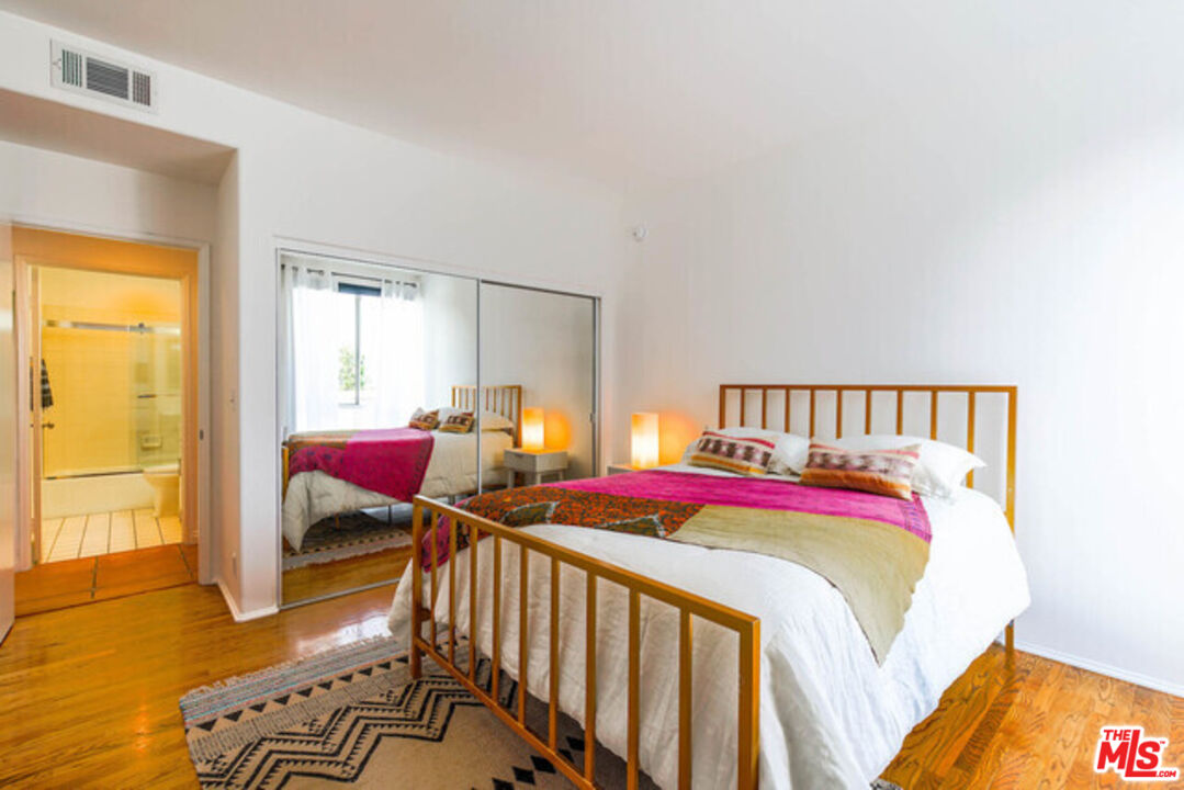 1240 S Corning St Unit: 305
