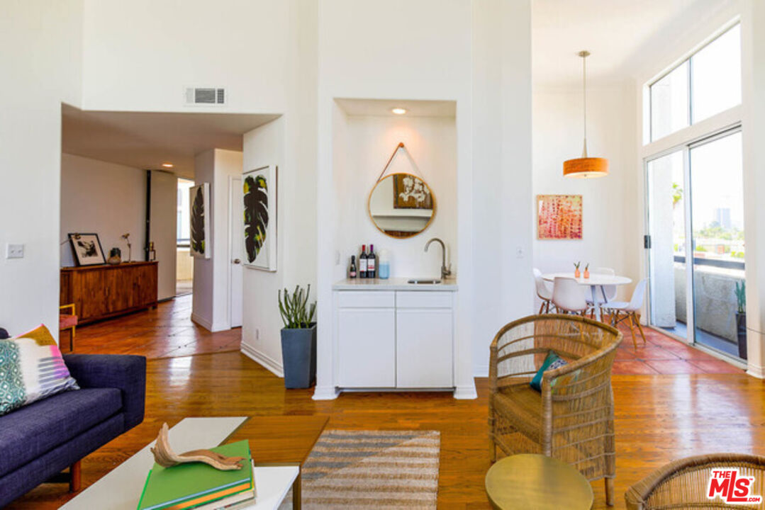 1240 S Corning St Unit: 305