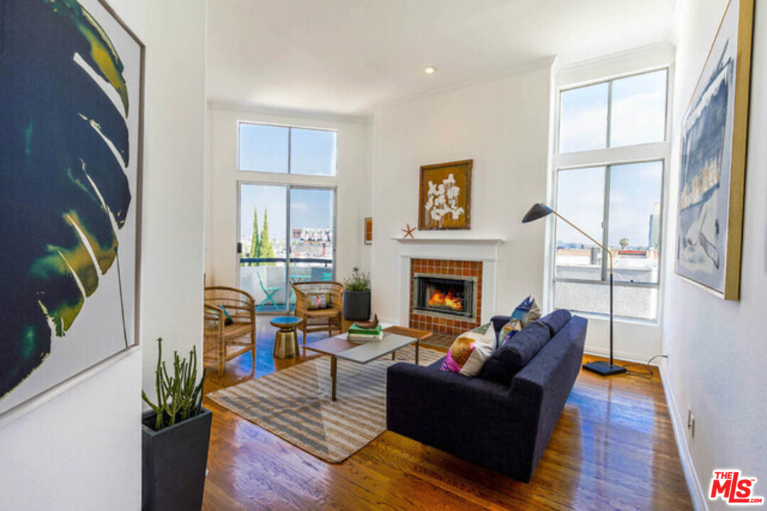 1240 S Corning St Unit: 305
