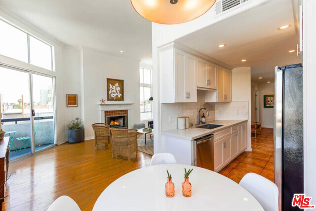 1240 S Corning St Unit: 305