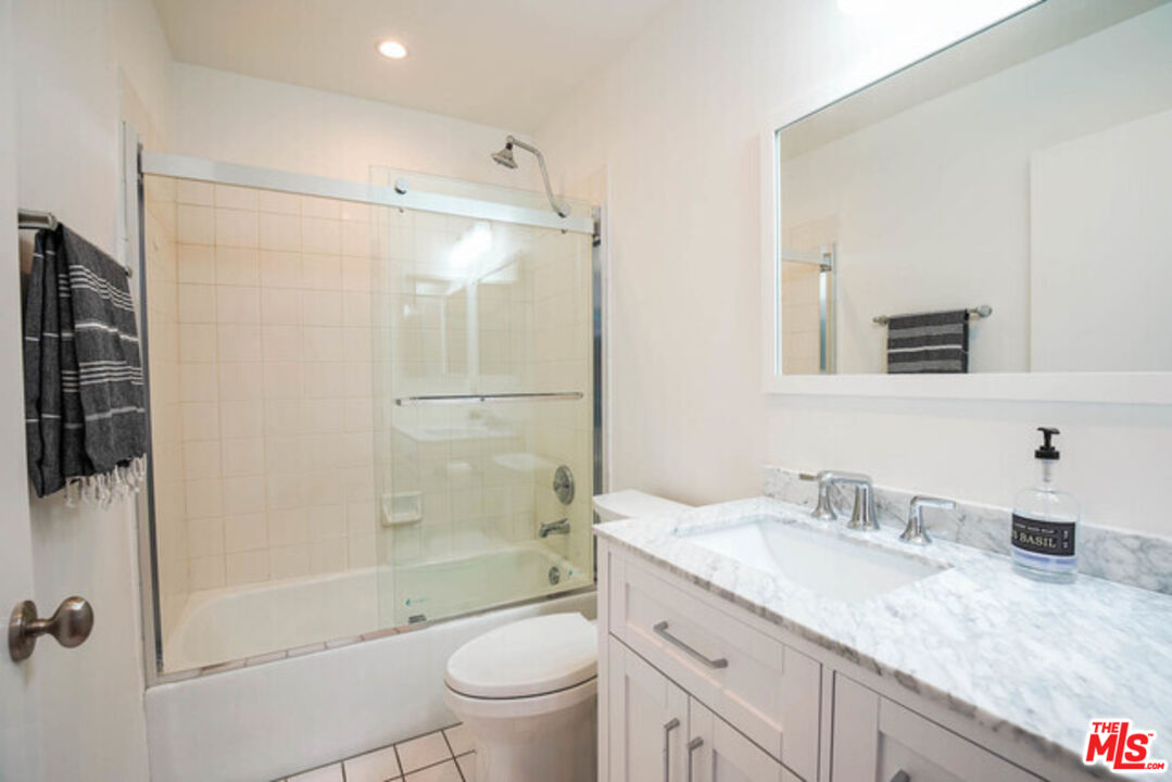 1240 S Corning St Unit: 305
