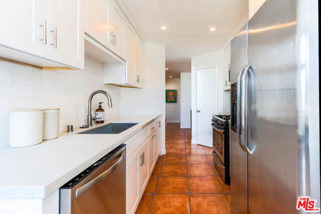 1240 S Corning St Unit: 305