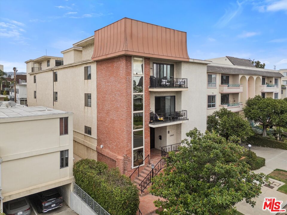 11947 Dorothy St Unit: 203
