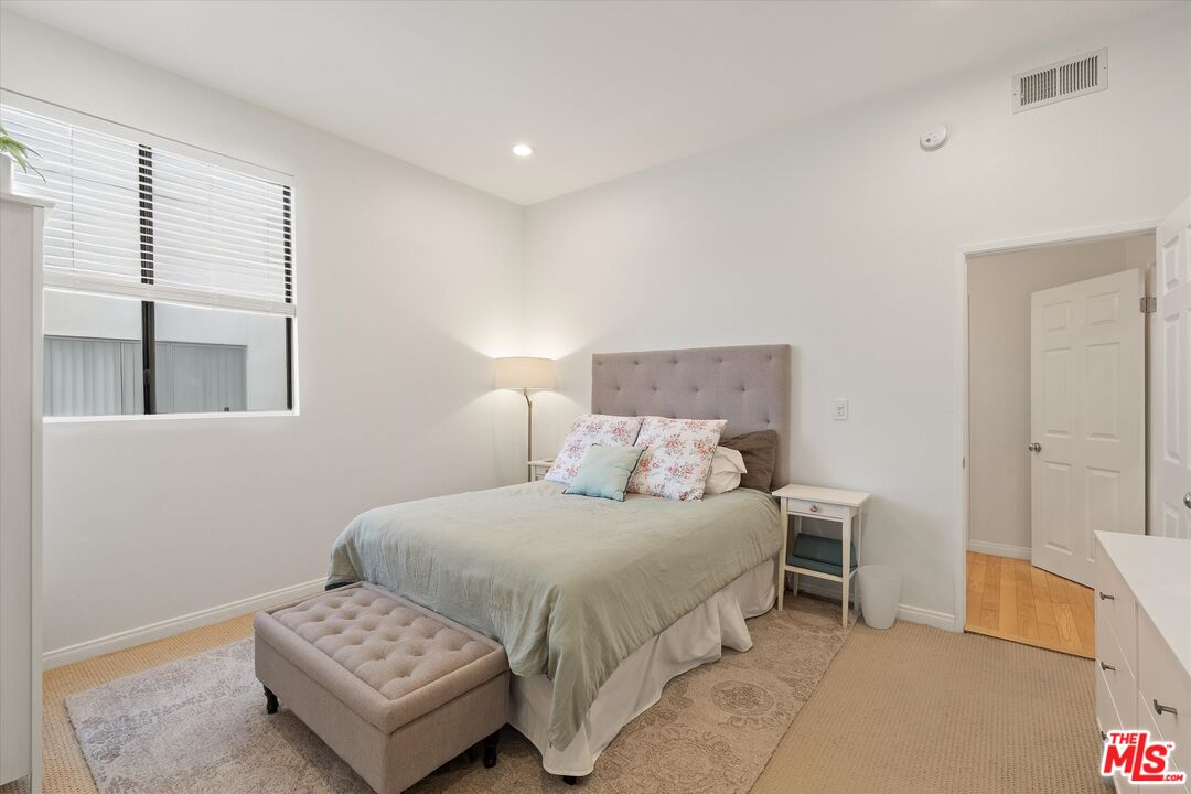 11947 Dorothy St Unit: 203
