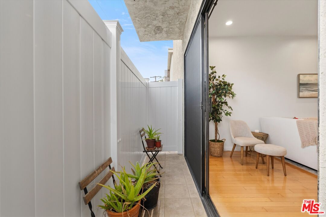 11947 Dorothy St Unit: 203