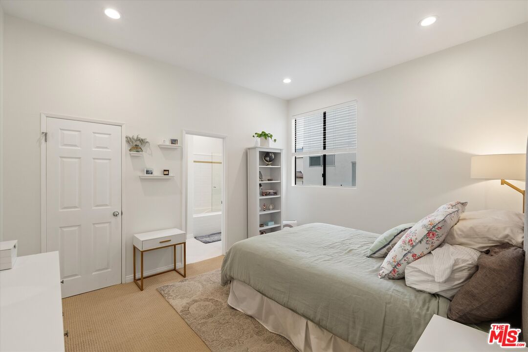 11947 Dorothy St Unit: 203
