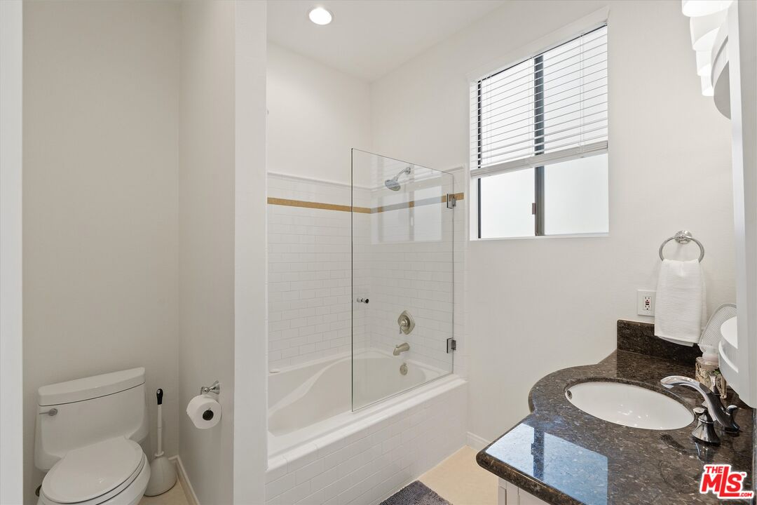 11947 Dorothy St Unit: 203