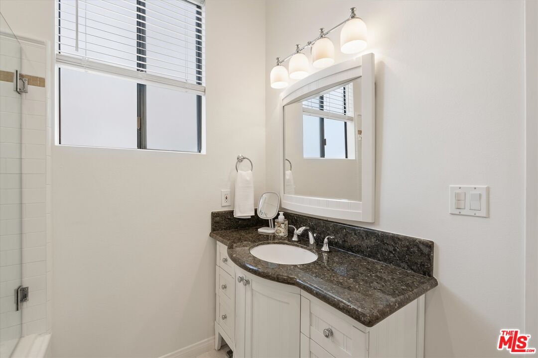 11947 Dorothy St Unit: 203