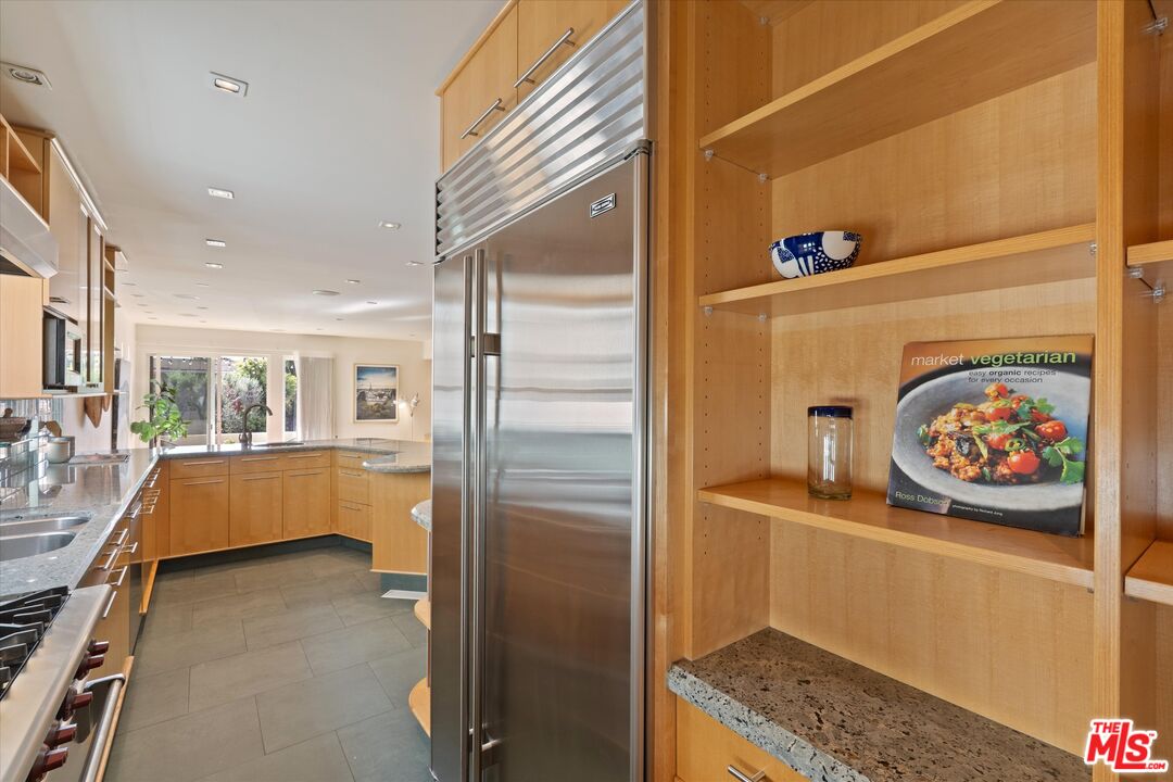 11925 Mayfield Ave Unit: 2