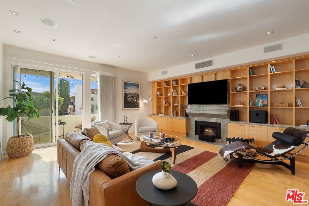 11925 Mayfield Ave Unit 2 Los Angeles CA