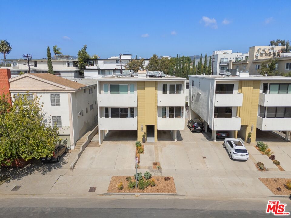 11925 Mayfield Ave Unit: 2