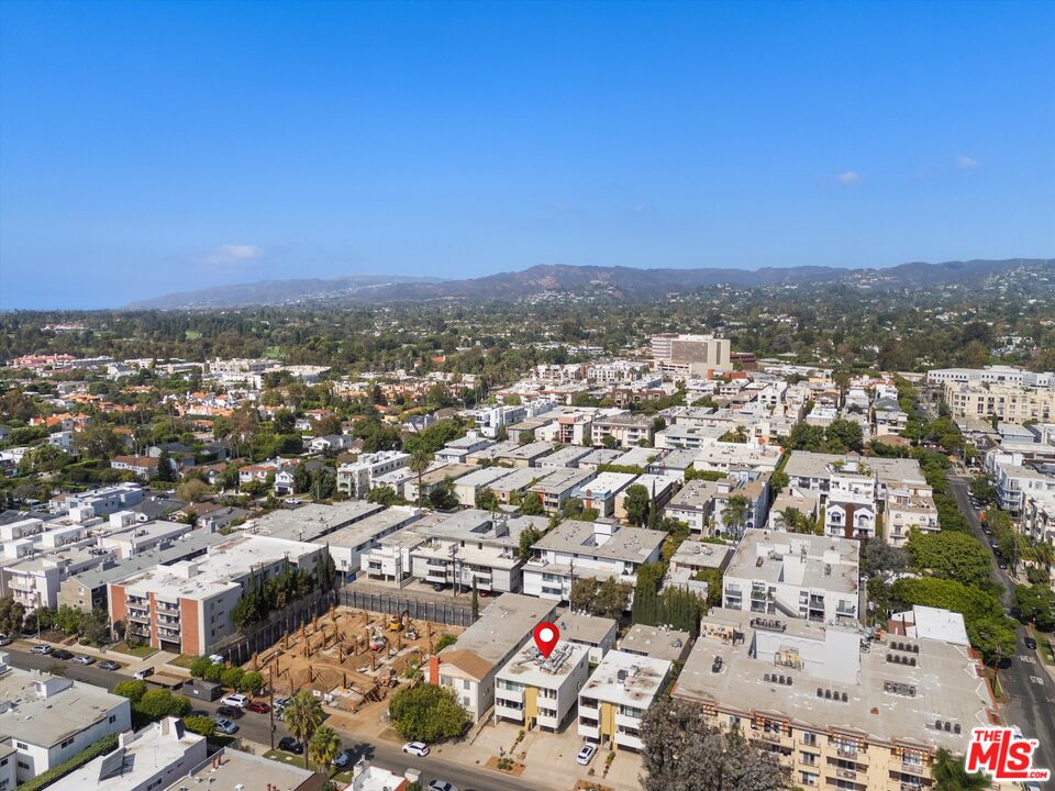 11925 Mayfield Ave Unit: 2