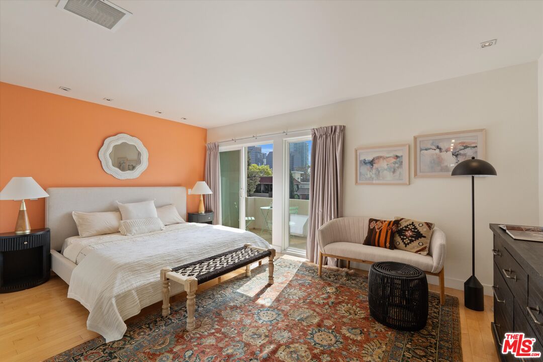 11925 Mayfield Ave Unit: 2