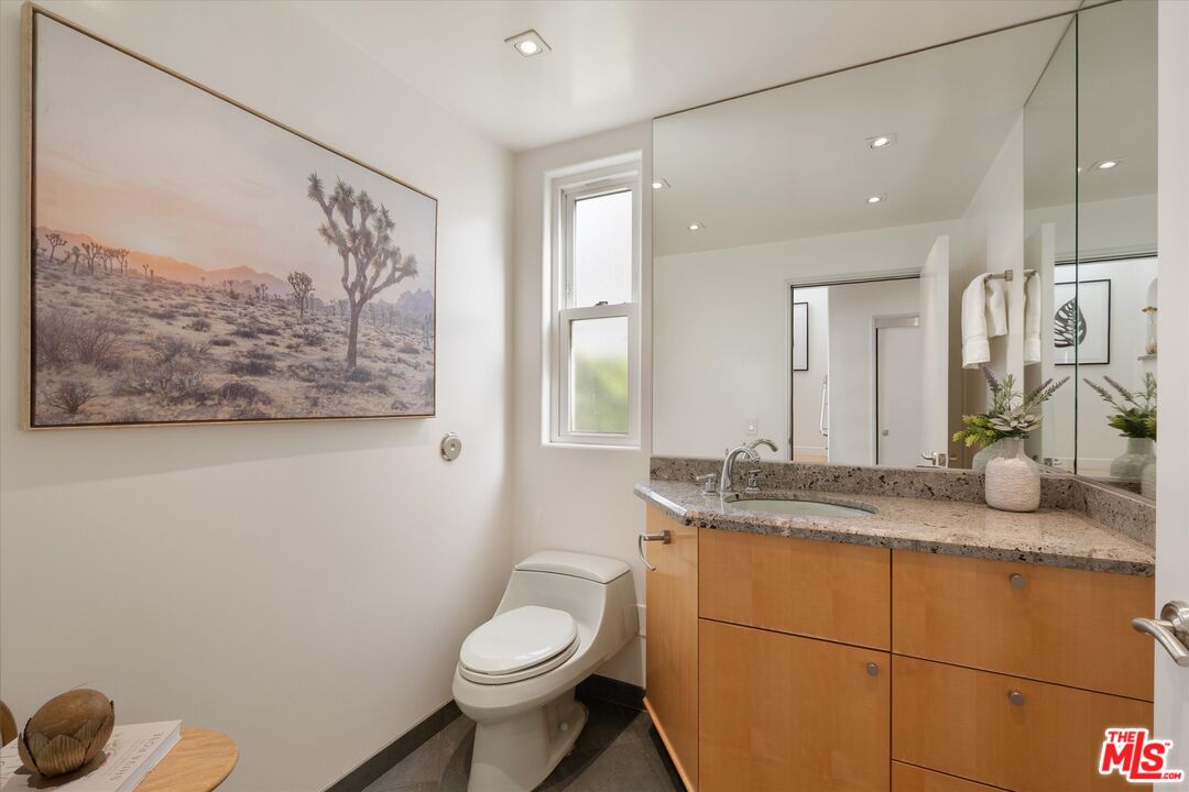 11925 Mayfield Ave Unit: 2