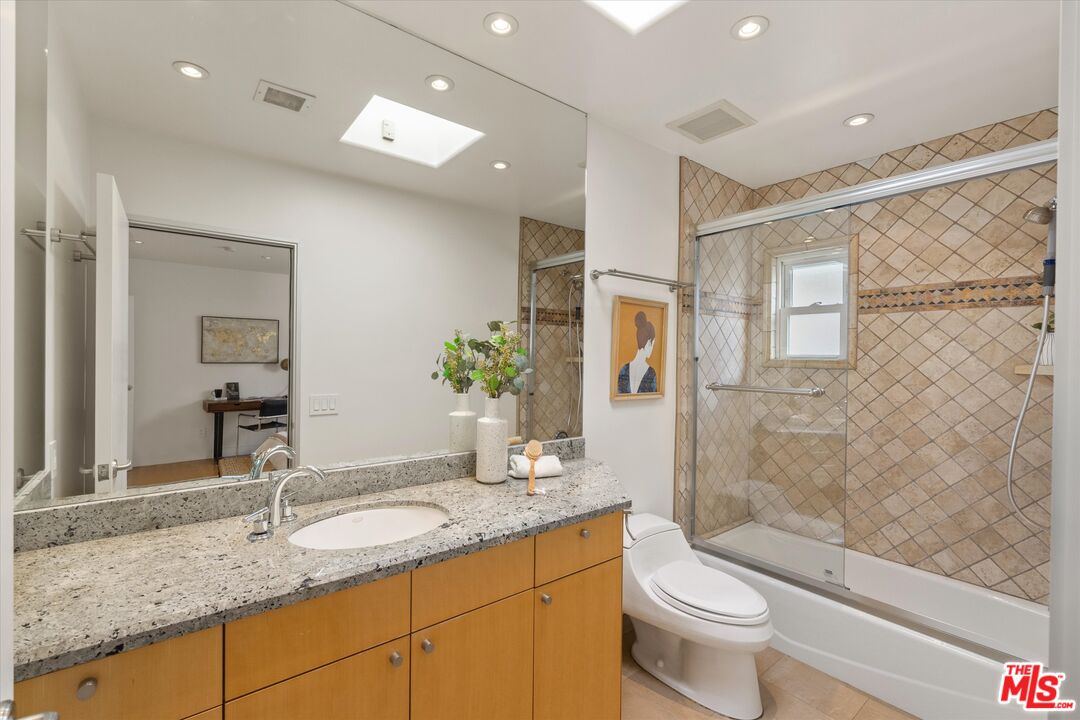 11925 Mayfield Ave Unit: 2