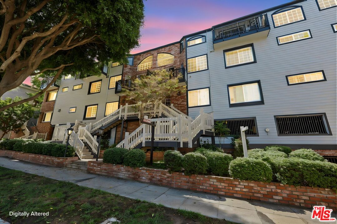 2677 Centinela Ave Unit: 203