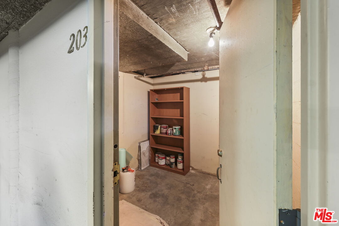 2677 Centinela Ave Unit: 203